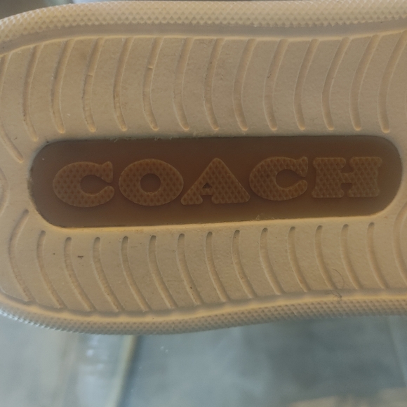 Shoes - Picture 5 of 7